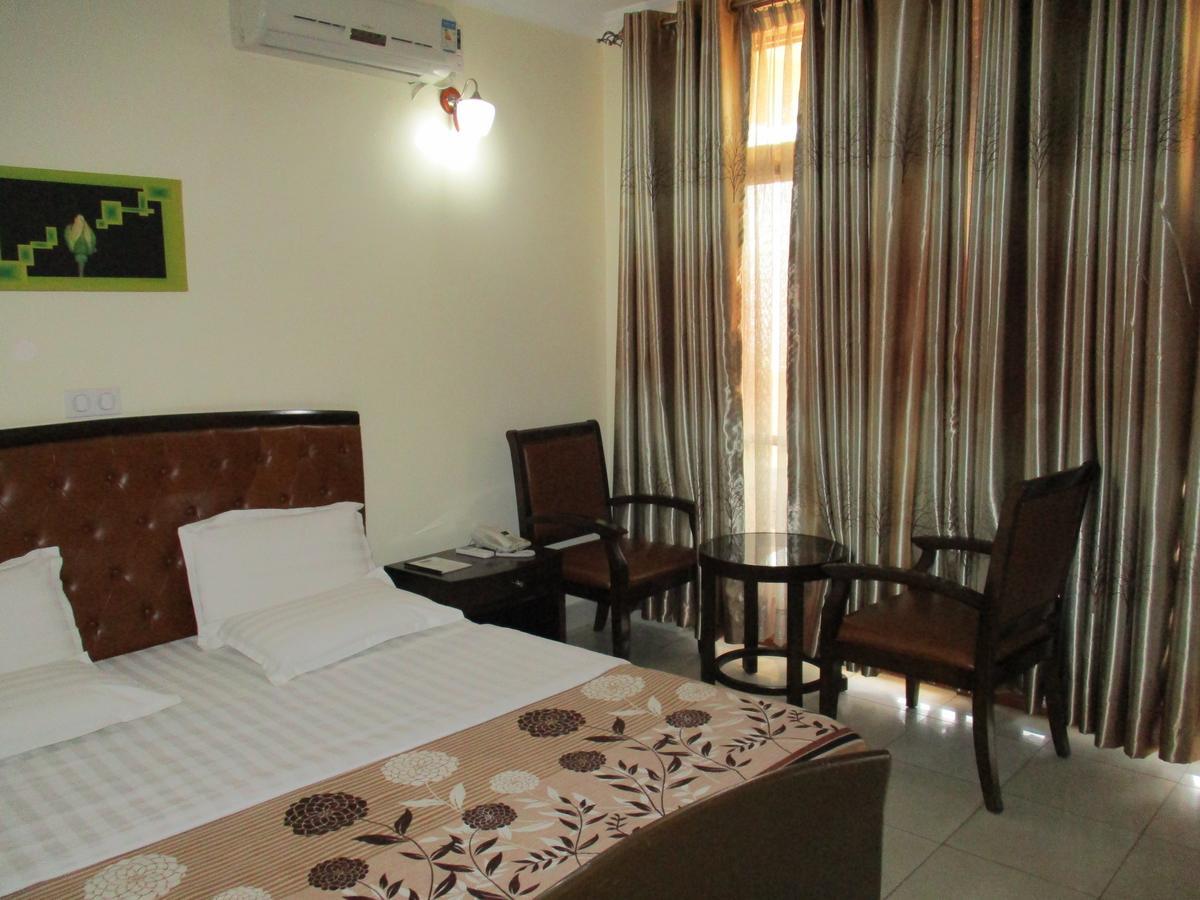 Amaris Hotel Kigali Exterior foto